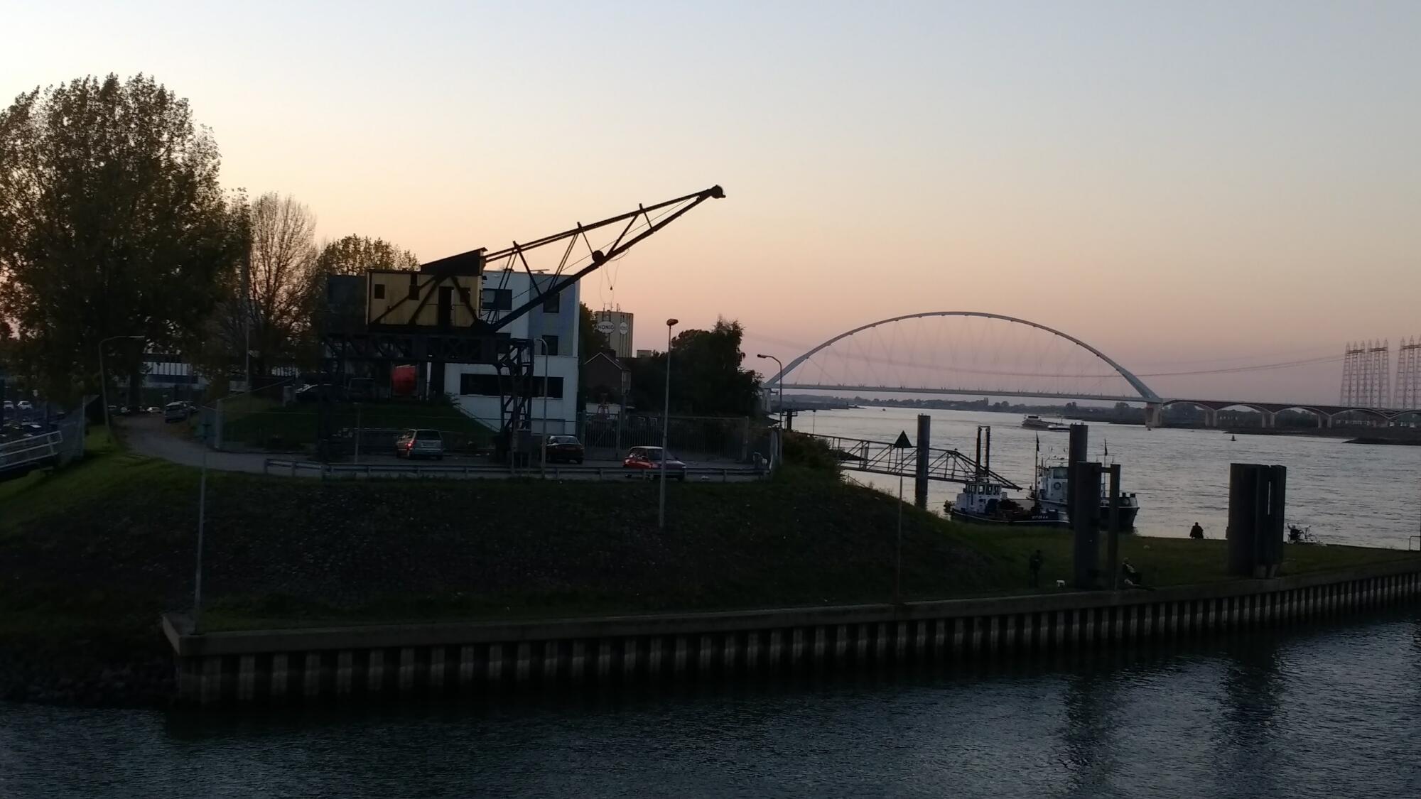 Waalhaven_Waal_Nijmegen